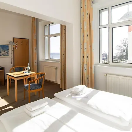 Strandhotel Bansiner Hof 호텔